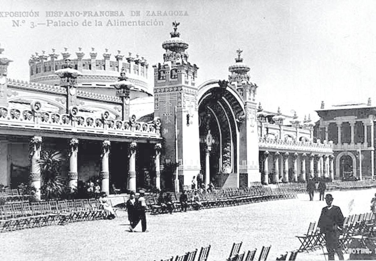 Palacio de la Alimentación de la Exposición Hispano-Francesa, con el museo detrás.