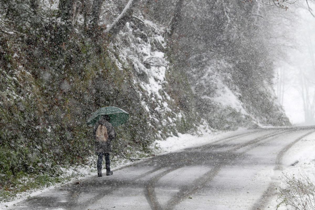 Las primeras nevadas de la temporada no suelen ser copiosas.