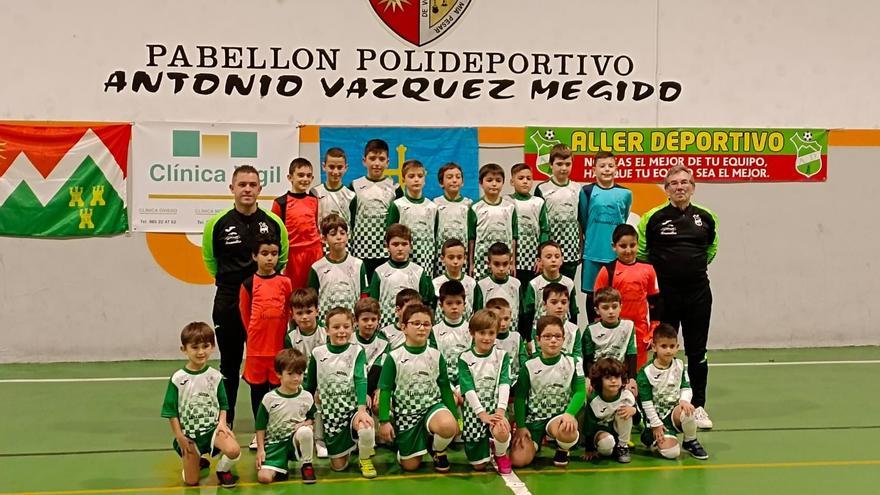 Ocho equipos participan en Aller en un torneo solidario de fútbol sala benjamín