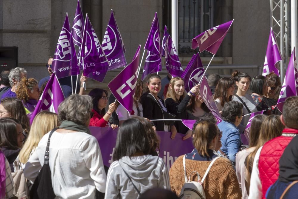 Concentración y lectura de manifiesto por el Día de la Mujer en Cartagena