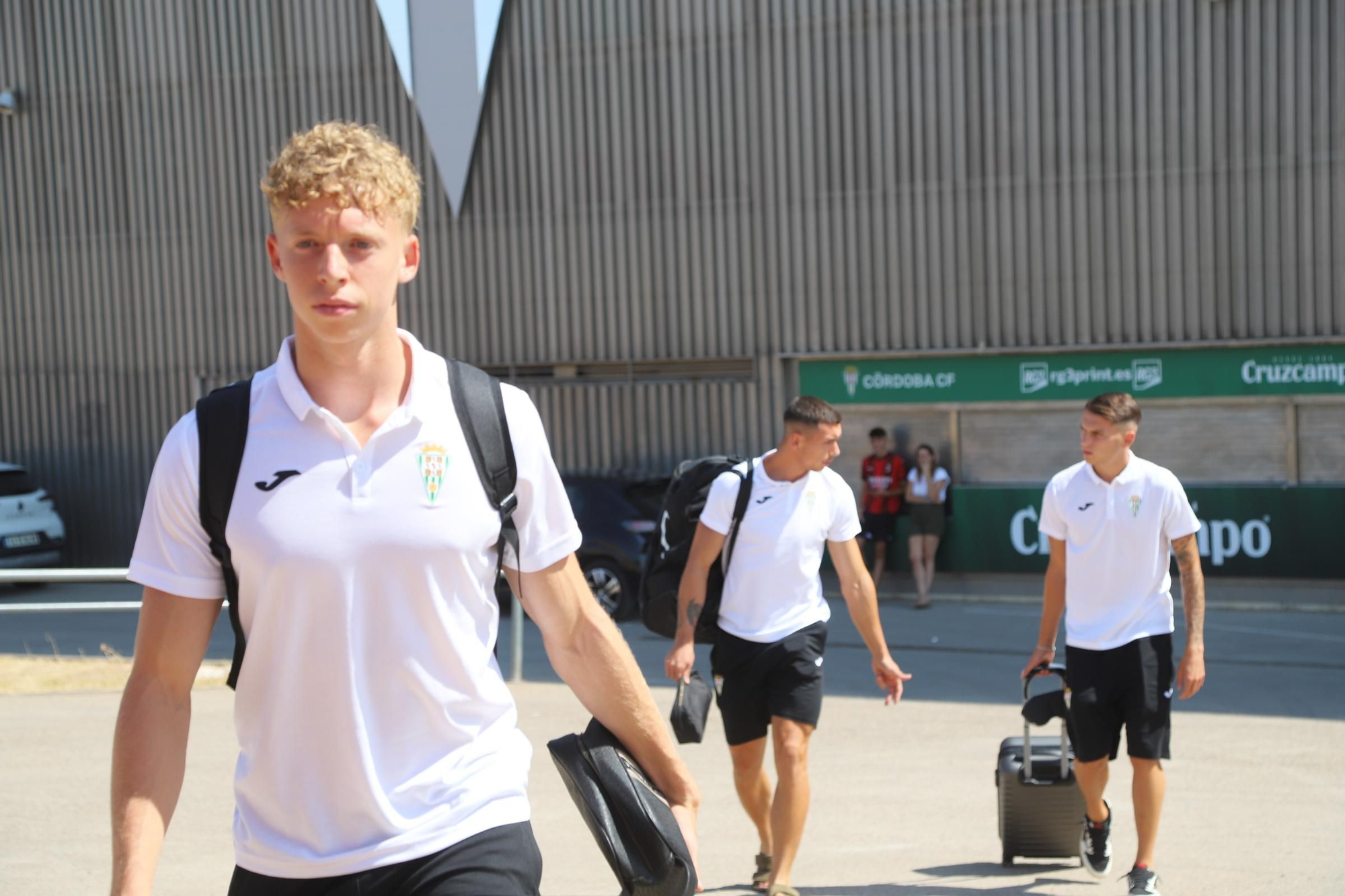El Córdoba CF pone rumbo a su concentración en Oliva