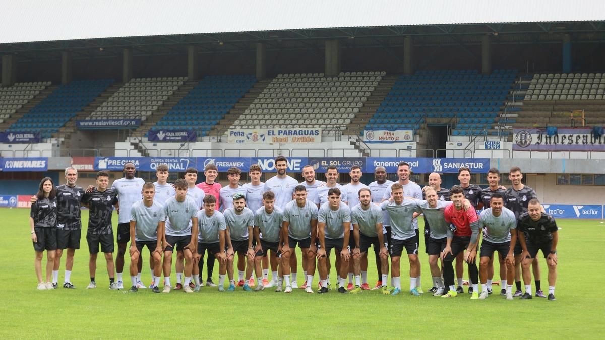 La plantilla del Real Avilés al inicio de la pretemporada