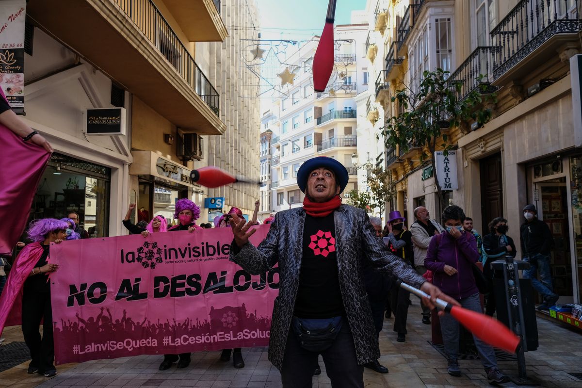 Manifestación en contra del desalojo de La Casa Invisible