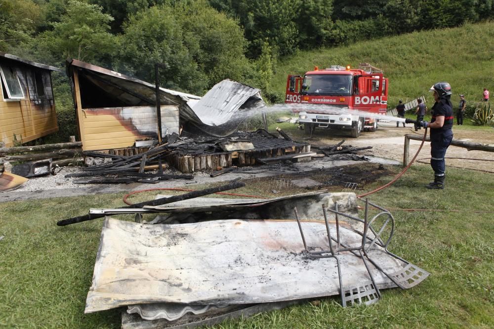 Intervención de los bomberos en el Camping de Deva