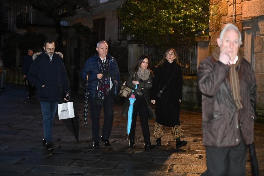 Grandes nombres de la política arropan a Rajoy en el entierro de su hermana en Pontevedra