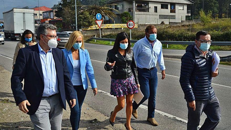 Diputados y senadores del PP visitan la zona junto a Arévalo.