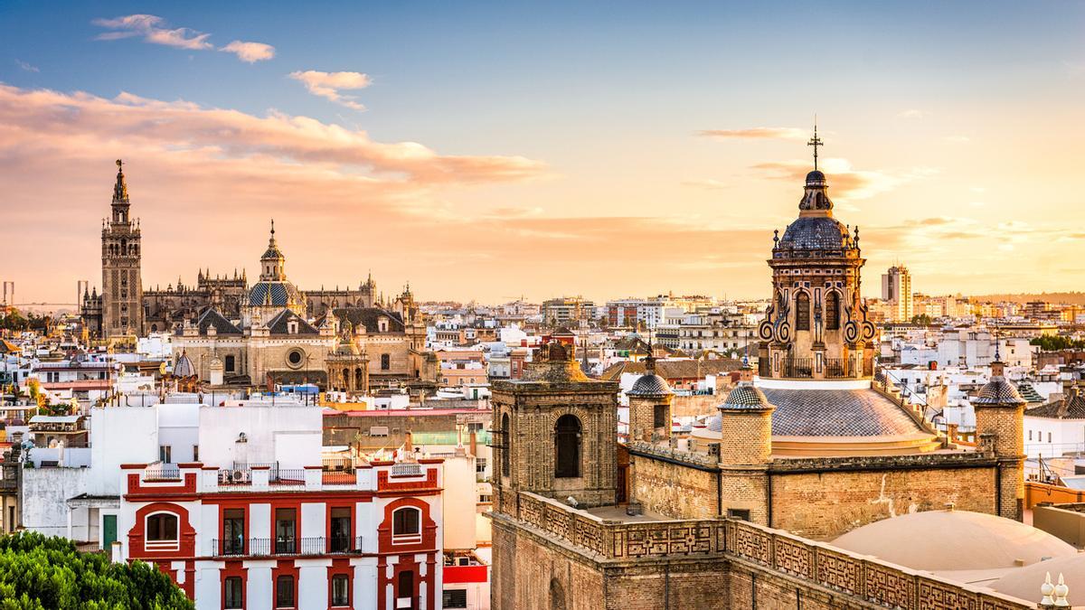 Sevilla con duende: recorre la 'Perla del Guadalquivir' de la mano de la bailaora Cristina Hoyos