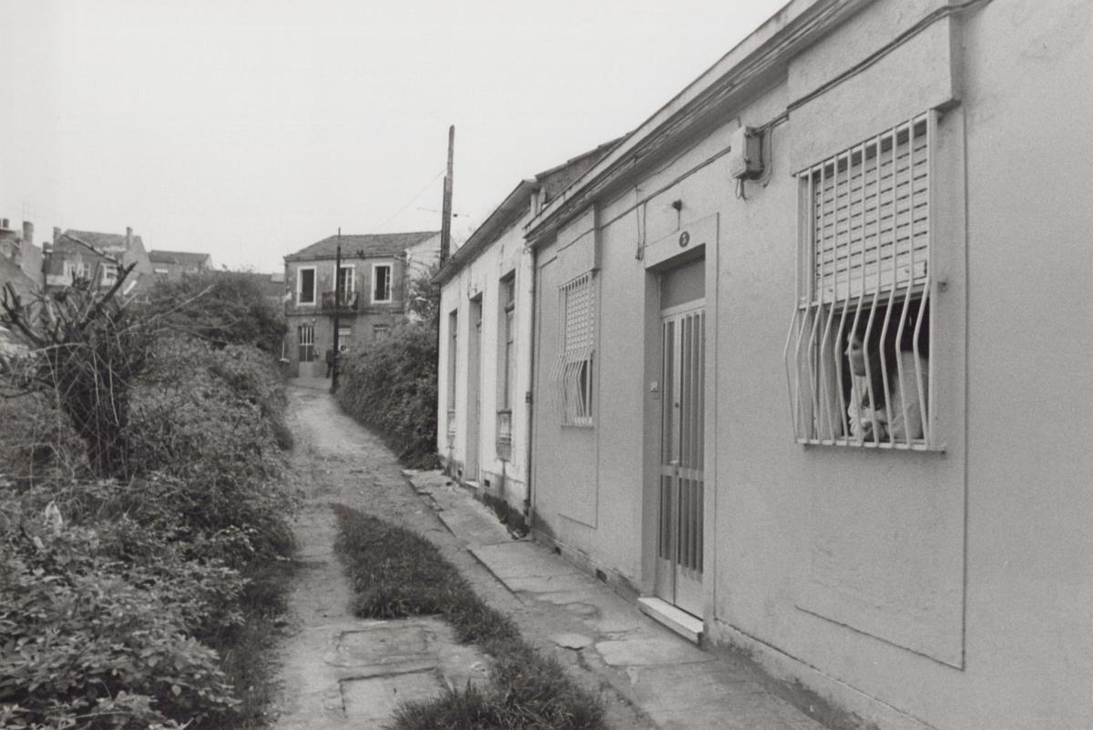 Inicio de las obras de derribo de las viviendas de la calle Jenaro de la Fuente para iniciar su urbanización, en febrero de 1990 Inicio de las obras de derribo de las viviendas de la calle Jenaro de la Fuente para iniciar su urbanización, en febrero de 1990