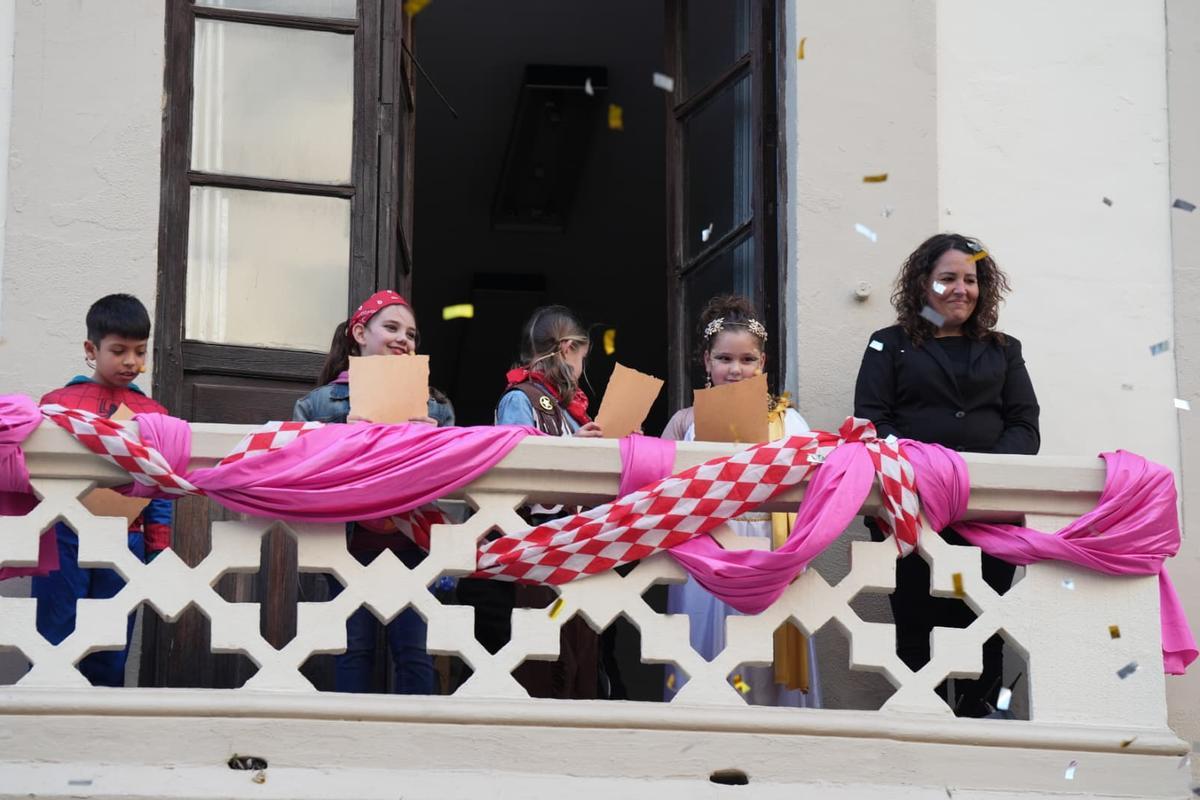 Galería: El viento no puede con el Carnaval en el Grau