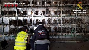 Desmantelada una minería de criptomonedes en Ripollet (Barcelona) que defraudó 4,5 millones de euros en electricidad
