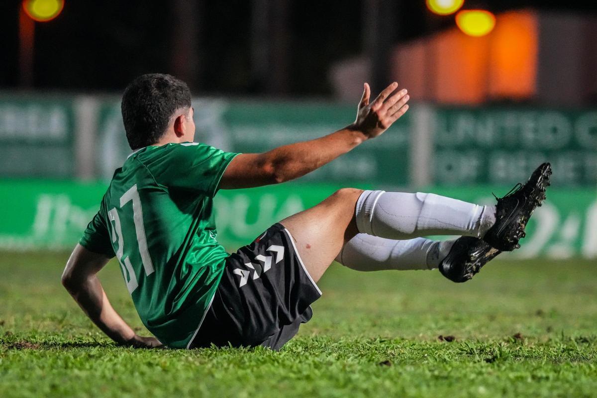 Iker Bidaurrázaga, durante el partido ante el Villanovense.
