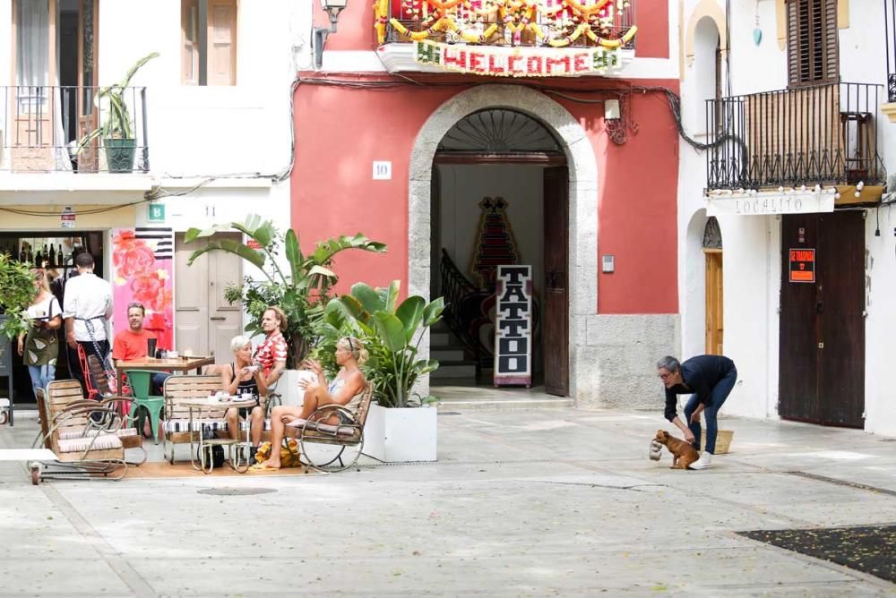 Medio centenar de locales de la Marina se venden o se alquilan