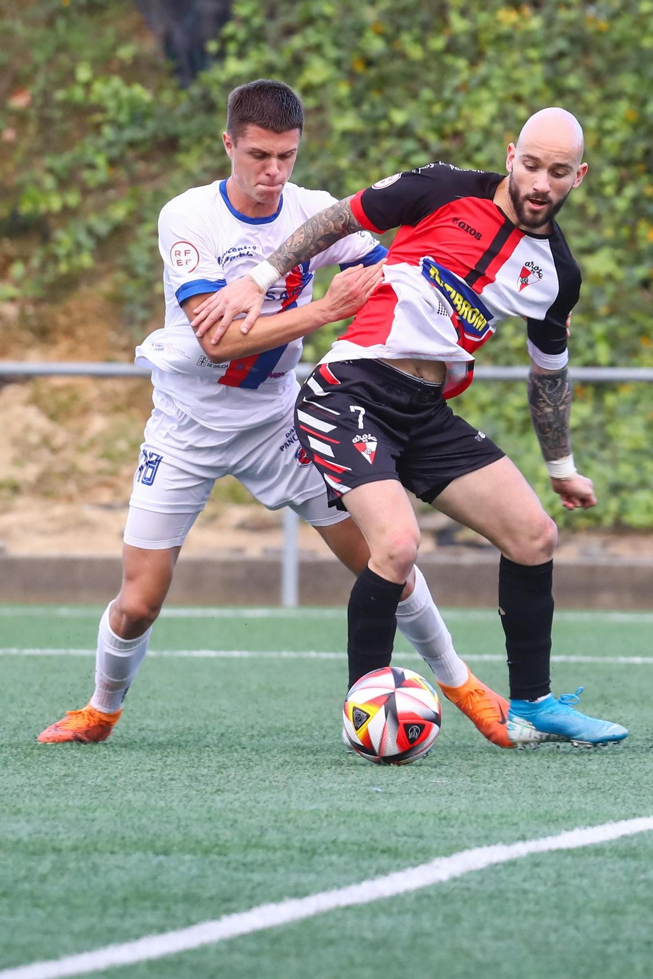 Las mejores imágenes de la victoria del Arosa ante la Unión Deportiva Ourense (1-0)