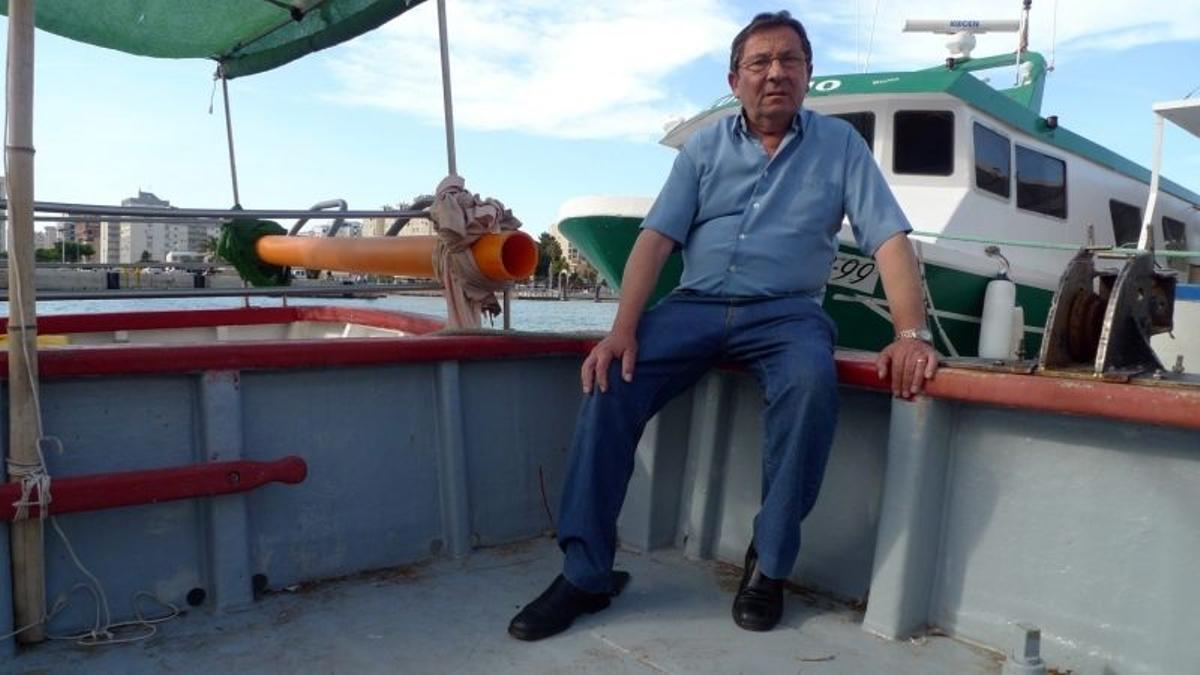 Domingo Ciurana, en su barca.