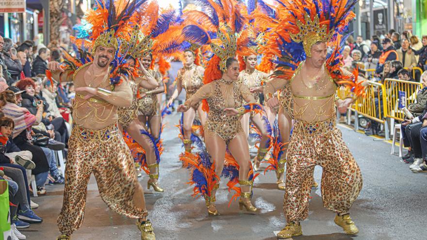 Las mejores imágenes del desfile nocturno de Carnaval de Torrevieja 2023