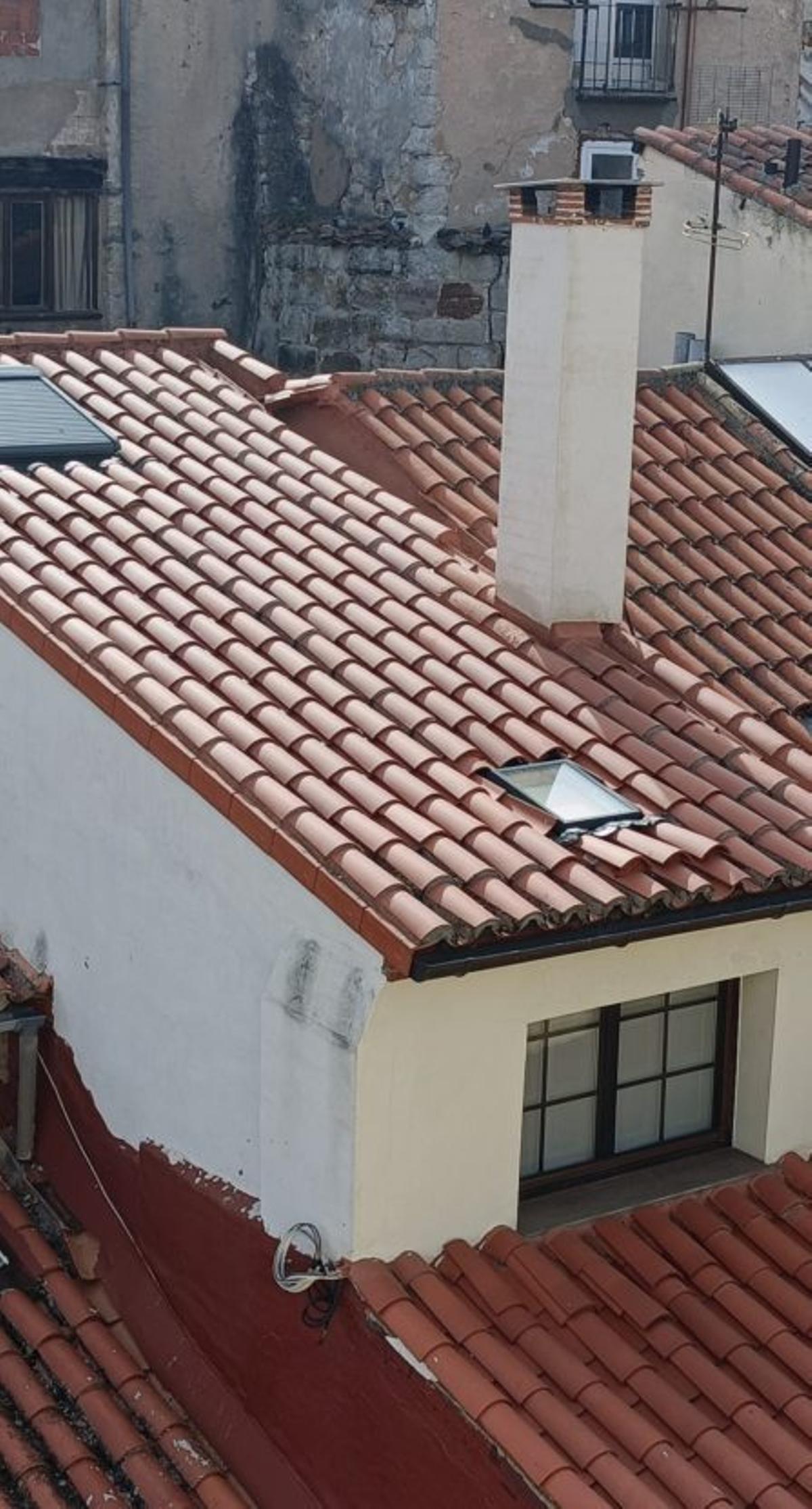 Estado del desván de la vivienda anterior hasta hace tres años | CEDIDA