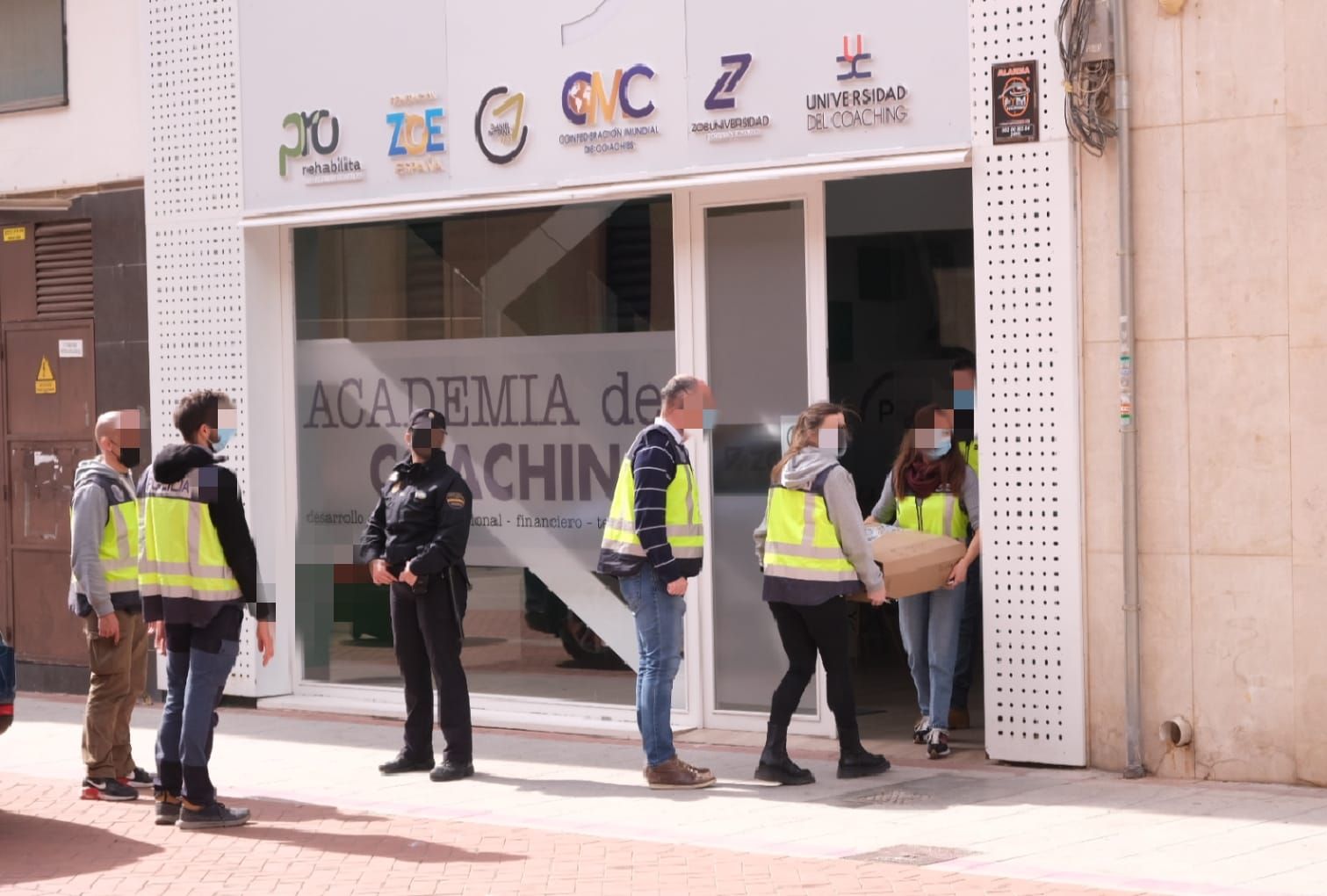 La Policía registra las oficinas de Zoe en Elda