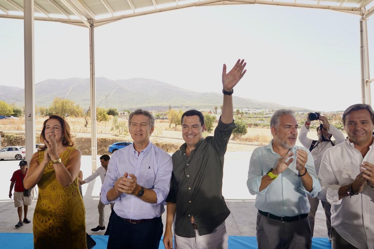 En Alhaurín el Grande, el presidente del Partido Popular, Alberto Núñez Feijóo; interviene en el acto de inicio del curso político del PP andaluz, junto al presidente del PP regional y la Junta de Andalucía, Juanma Moreno, la presidenta provincial del PP de Málaga, Patricia Navarro, y la presidenta local, Antonia Ledesma