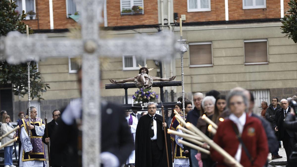 Una procesión en La Tenderina.