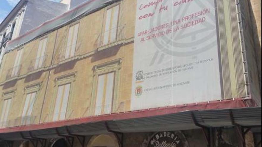 El Colegio de Aparejadores saca a subasta un palacete en el casco antiguo de Alicante por 1,6 millones de euros