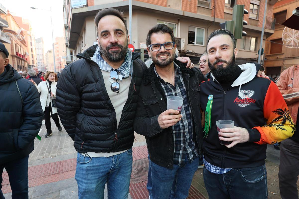 Búscate en la macrogalería de fotos más esperada: Las collas, protagonistas un año más de la Magdalena
