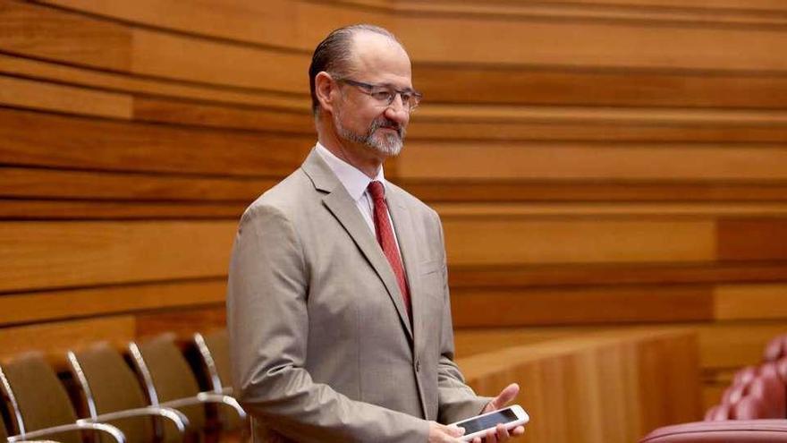 El portavoz de Ciudadanos, Luis Fuentes, durante el Pleno de las Cortes.