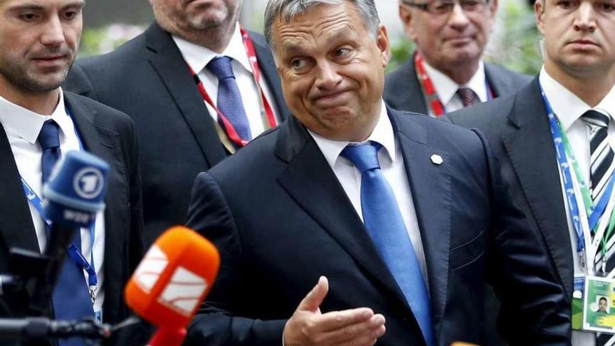 El primer ministro húngaro, Viktor Orbán, a su llegada a la cumbre de la Unión Europea. // Reuters