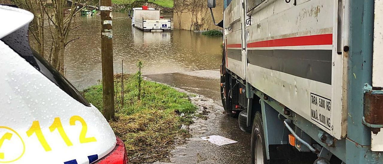 La zona inundada en Soberrón (Llanes) por el desbordamiento del arroyo Mesa. | R. E. San Román