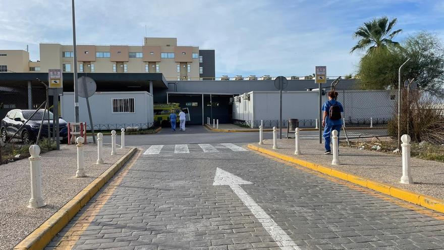 El Clínico restringe durante 24 horas el vial interno de acceso a Urgencias para instalar una estructura