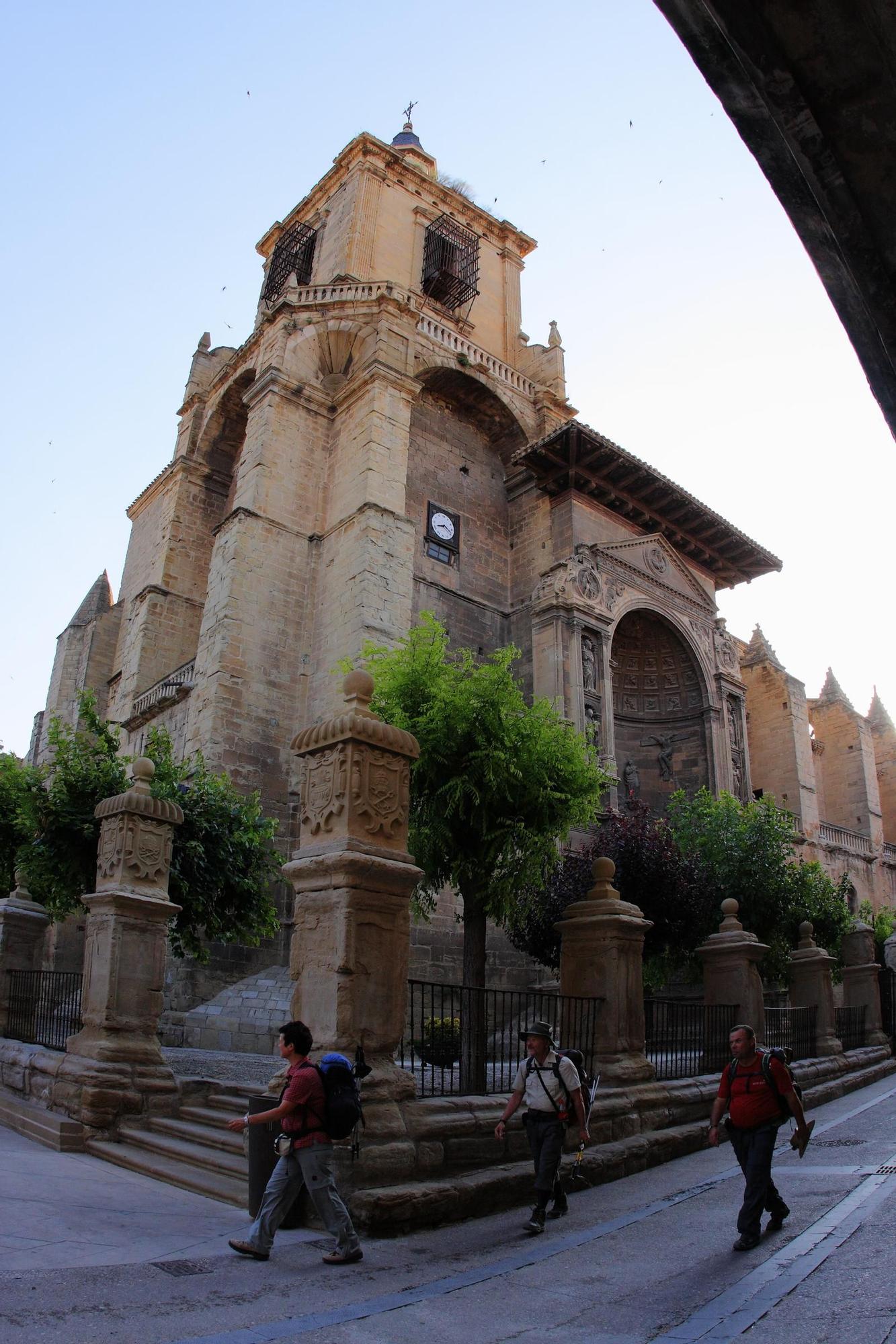 Viana incluye rincones tan bellos como la Iglesia de Santa María