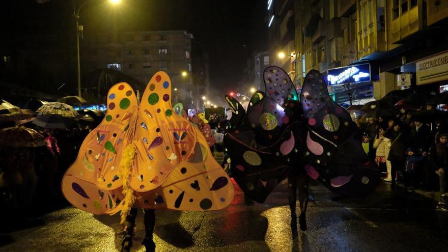 Antroxu bajo la lluvia en Mieres