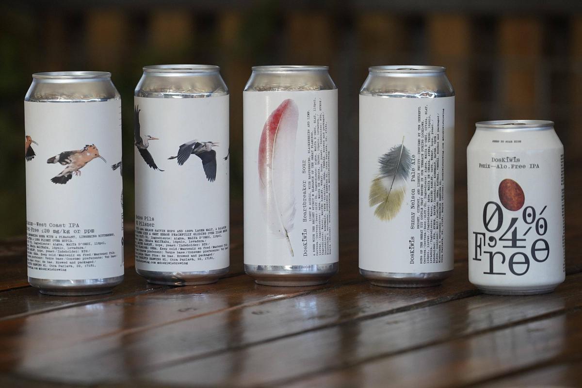 La línia fixa de cerveses DosKiwis.