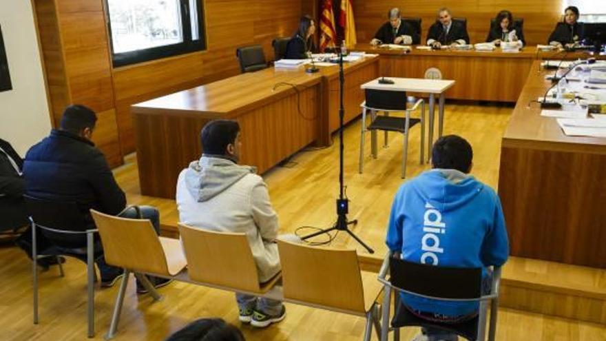 La cuidadora del anciano asfixiado en la Vall niega ser cómplice del crimen