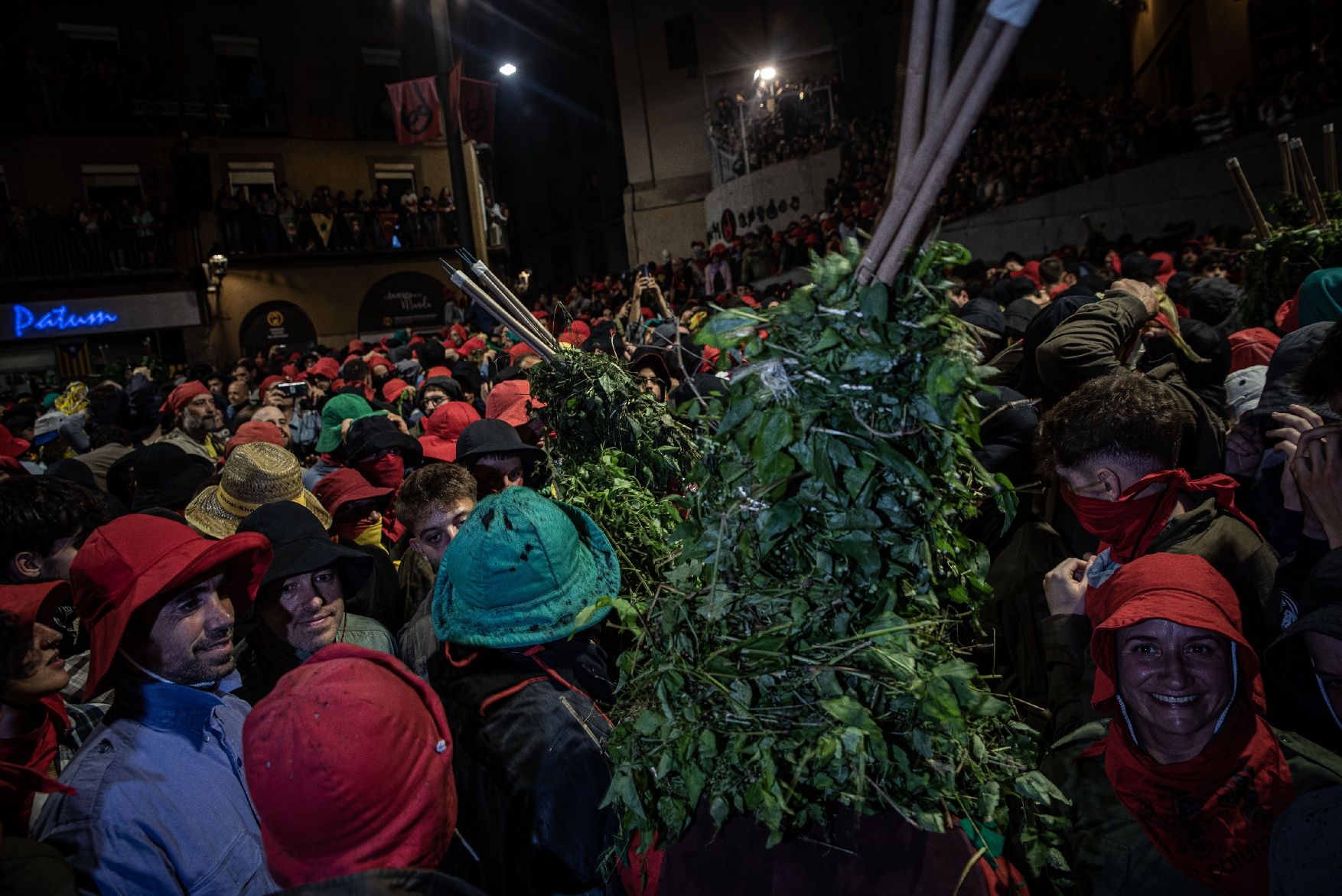 Així és vesteix un ple per a la Patum