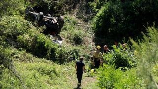 Dos muertos y un herido al caer su coche en un desnivel en Pradell de la Teixeta (Tarragona)