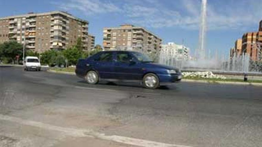 El coche que atropelló a la menor invadió la acera