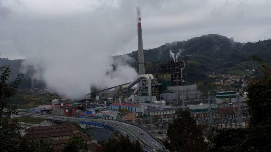 La térmica de Lada, ayer, funcionando a pleno rendimiento.