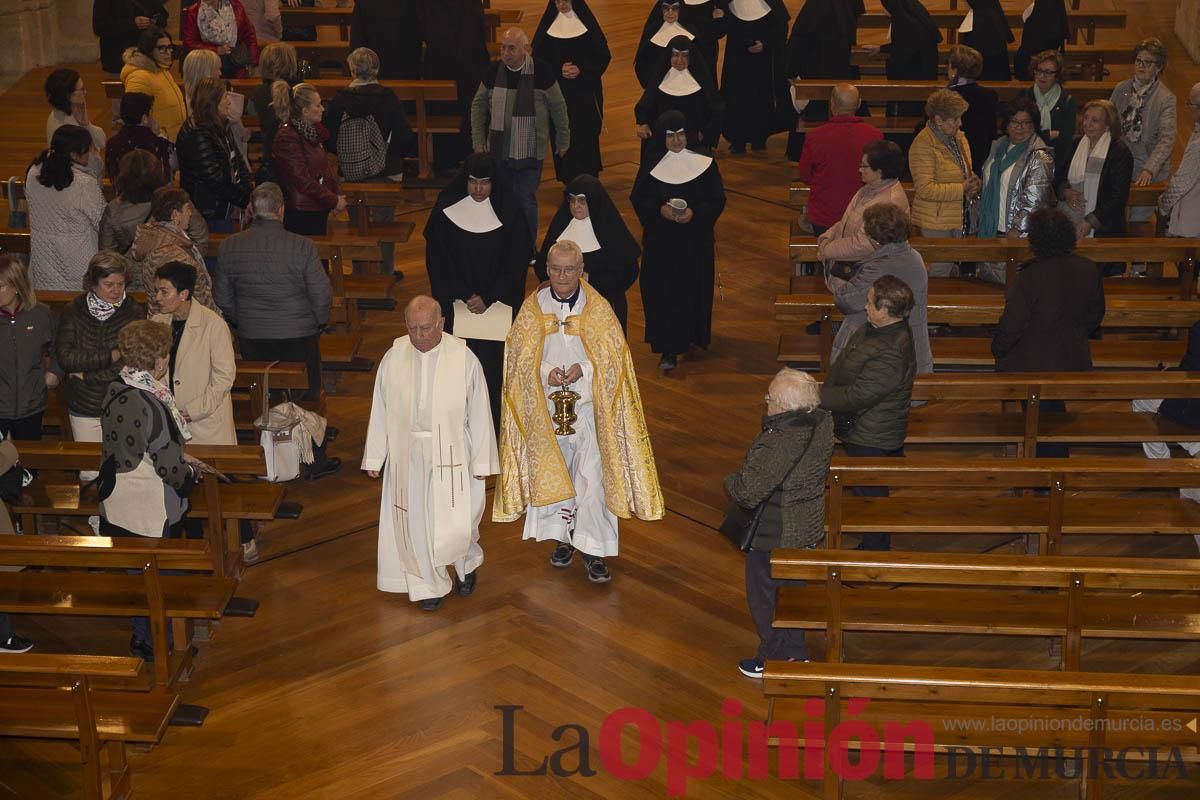 Así ha sido el traslado del cuatro y la reliquia de Santa Teresa de Jornet desde el Asilo hasta la Parroquia de la Concepción en Caravaca