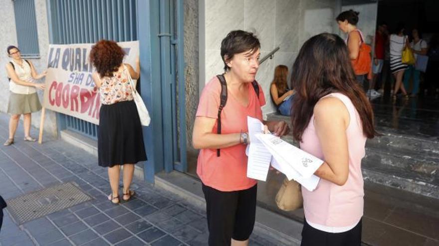 El examen de Valenciano sale adelante pese a la huelga de las Escuelas de Idiomas