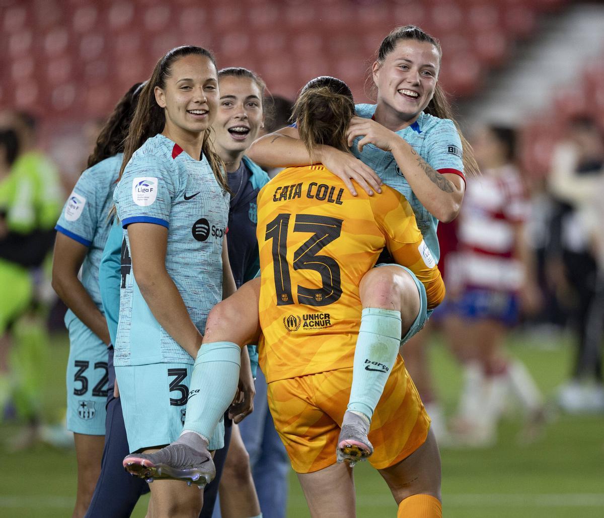 Cata Coll y Claudia Pina, renovadas hasta 2028.