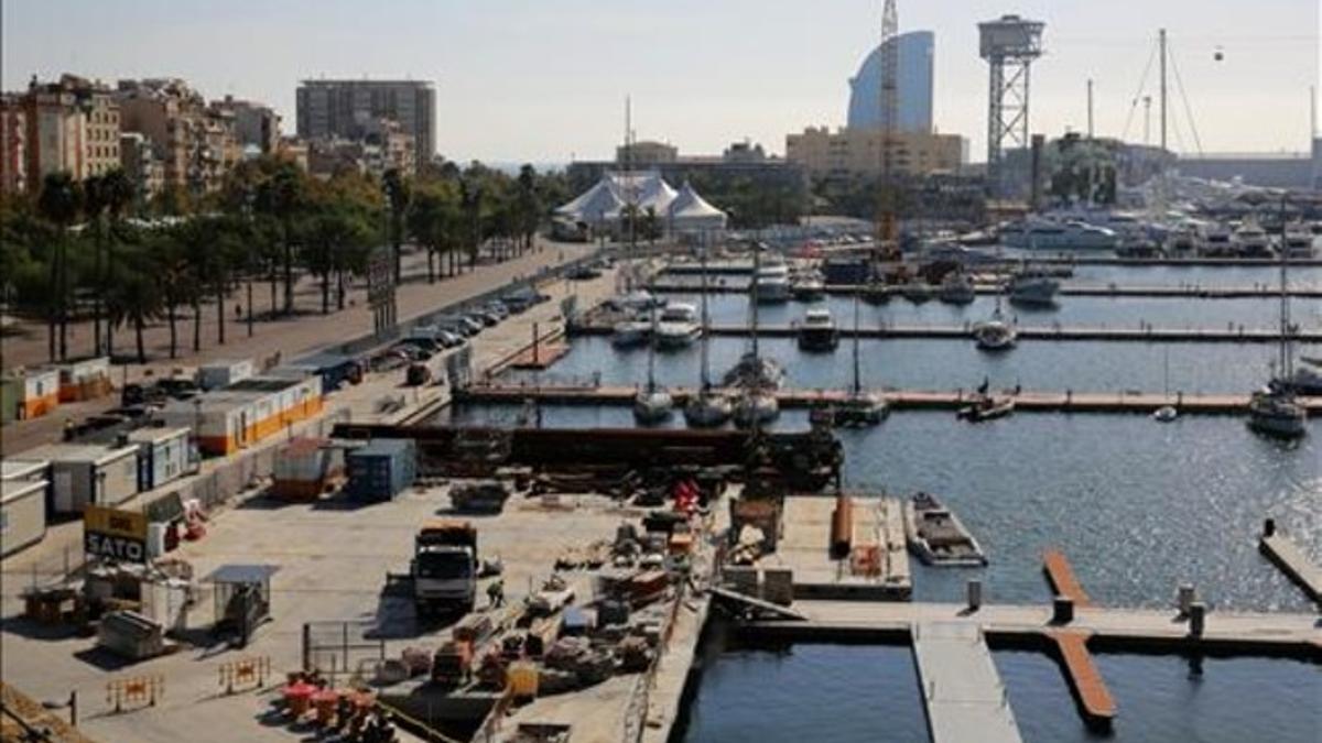 Amarres de Marina Port Vell en obras para acoger en Barcelona megayetes de lujo.