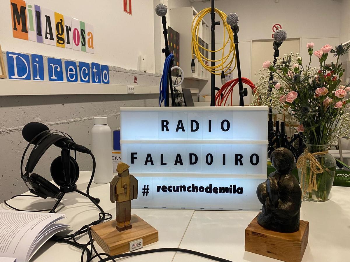 Os premios inclúen lotes de libros e estatuiñas exclusivas deseñadas na Mestre Mateo.