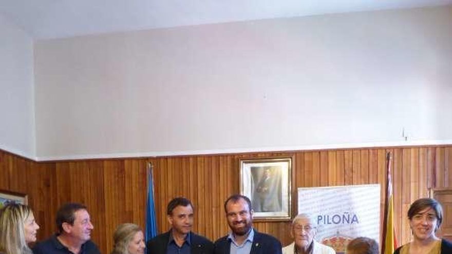 Teresa González, Germán Rodríguez-Noriega, Anabela de Solís, Gerardo Solís, Iván Allende, Lele Azcoitia, Viri Iglesias y Patricia Ferrero.