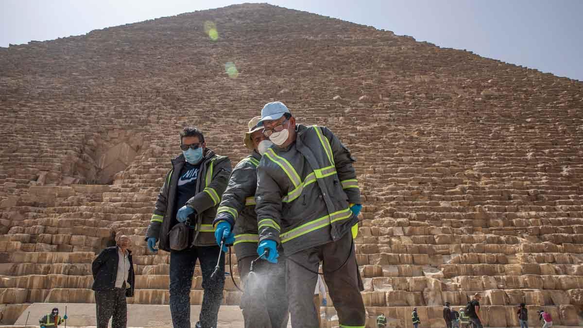 Egipto desinfecta las pirámides