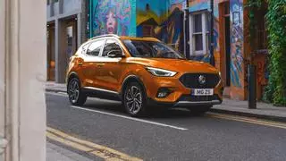 Coches grandes y extrema derecha