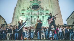 Els Amics de les Arts tanquen Strenes a les escales de la Catedral de Girona