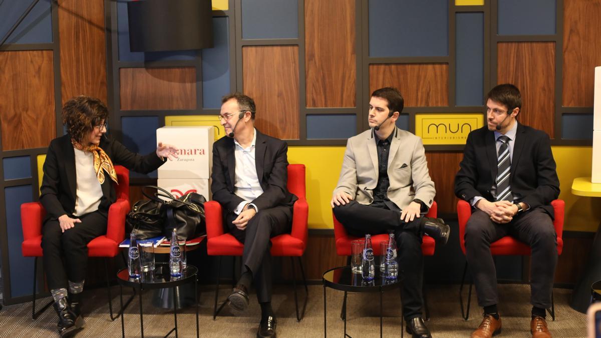 Cristina Cabello, Rafael Gracia Aldaz, Francisco José Díaz y Jordi Martínez Arribas protagonizaron la mesa redonda