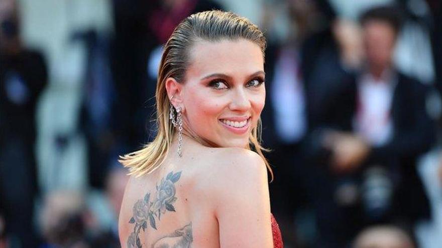 Scarlett Johansson apoya a Woody Allen y dice que volvería a trabajar con él