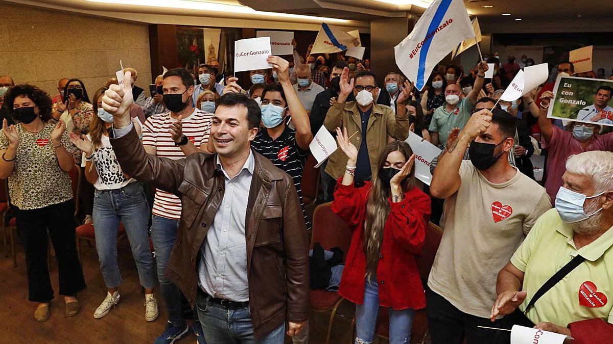 Gonzalo Caballero, ayer, en el acto de las primarias en Vigo. |   // PABLO HERNÁNDEZ