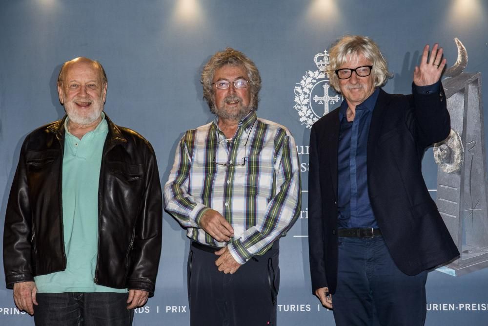 Llegada a Oviedo de Calos Alberto Núñez, Carlos López Puccio y Marcos Mundstock, integrantes de Les Luthiers